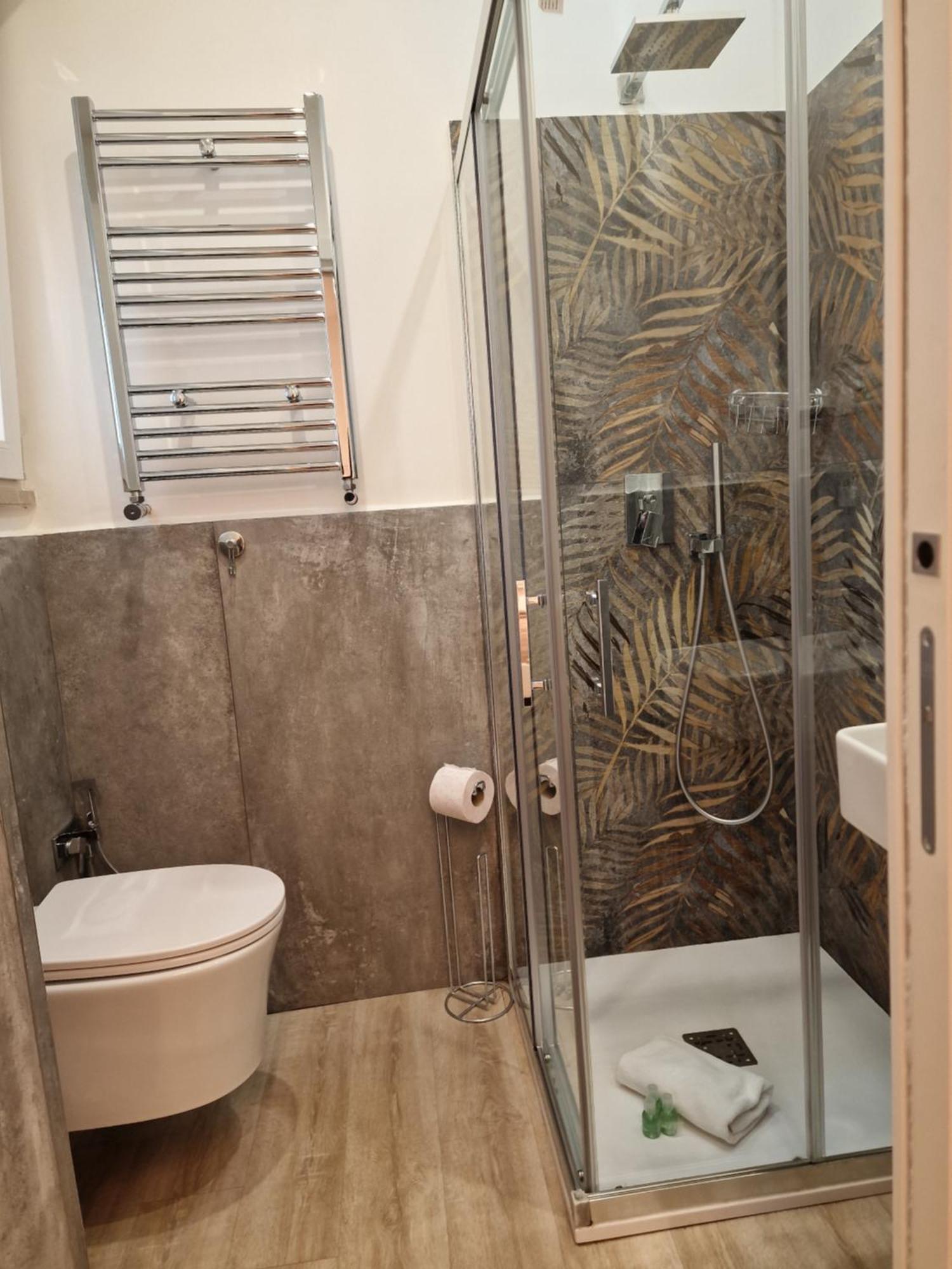 Guest House San Lorenz โรม ภายนอก รูปภาพ