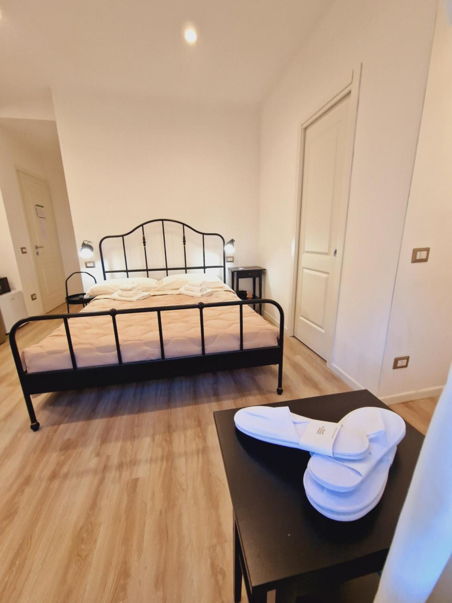 Guest House San Lorenz โรม ภายนอก รูปภาพ